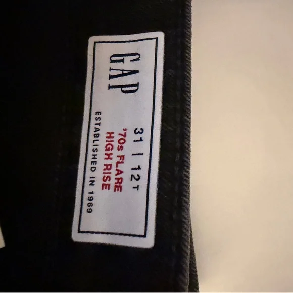 GAP Curvy High Rise '70s Flare Jeans - NWT (31 Tall) - Picture 4 of 6